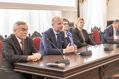 Od lewej: prof. M. Gosztyła, K. Fijołek, prof. PRz I. Włoch, dr inż. M. Kłos