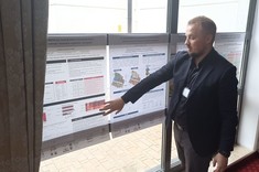 dr inż. arch. Rafał Lichołai prezentuje poster podczas IX Konferencji Naukowo-Technicznej w Łańcucie.