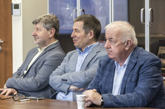 Od lewej: prof. P. Koszelnik, prof. PRz B. Miller, prof. A. Sobkowiak