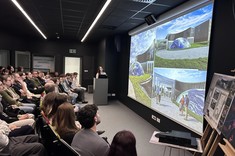 Uczestnicy seminarium w trakcie prezentacji