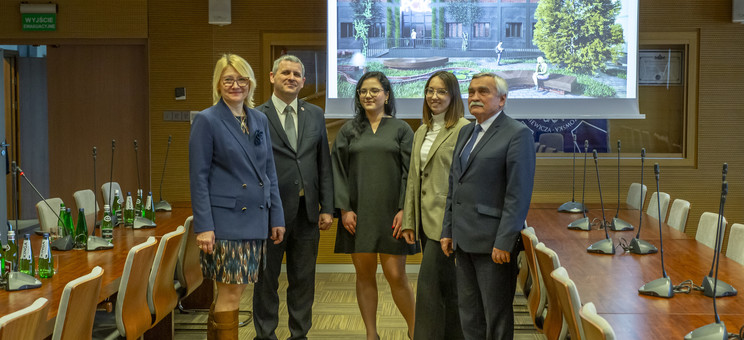 Od lewej: dr inż. M. Kłos, mgr M. Maruszak, inż. arch. L. Jeż, inż. arch. W. Sterkowiec, prof. M. Gosztyła, fot. D. Jakubiec