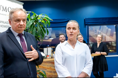 Wystąpienie dr hab. inż. arch. Anna Martyka, prof. PRz - kierowniczki studiów podyplomowych AWiW oraz kierowniczka Katedry Architektury i Dziedzictwa Kulturowego, po lewej prof. dr hab. inż. Lech Lichołai - Dziekan WBIŚiA