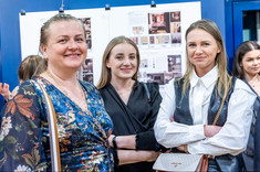Trzy absolwentki studiów podyplomowych pn. "Technologia BIM w projektowaniu i realizacji inwestycji budowlanych