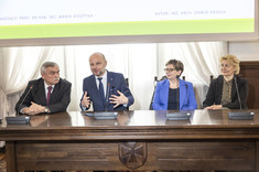 Od lewej: prof. M. Gosztyła, K. Fijołek, prof. PRz I. Włoch, dr inż. M. Kłos